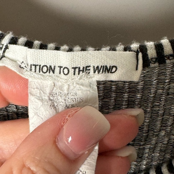 Caution to the Wind Women’s / Juniors tank - Picture 3 of 3